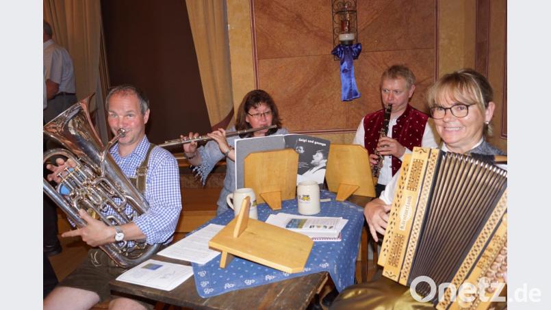 „D´Brotzeitmusi“, das Lehrerensemble der Städtischen Musikschule sorgte für instrumentale Abwechslung. Bild: weu