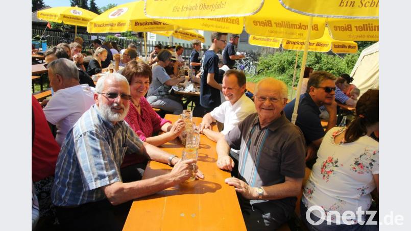 Bei herrlichem Wetter ließ es sich beim Fischerfest aushalten. Die Gäste waren zufrieden. Bild: ral