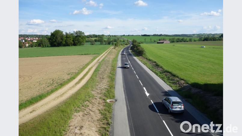 Seit ein paar Tagen rollt der Verkehr wieder auf der Umgehungsstraße. Der Unterschied zur Stille während der Bauarbeiten ist riesig, sagt Jürgen Fuß. Bild: fjo