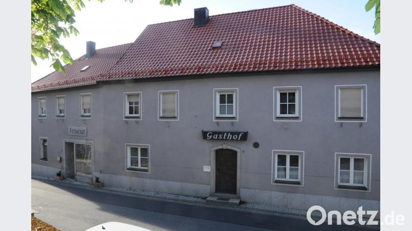 Die Gaststätte und der Pensionsbetrieb werden zu einer ambulanten Wohngemeinschaft und Tagespflege umgebaut. Bild: bey