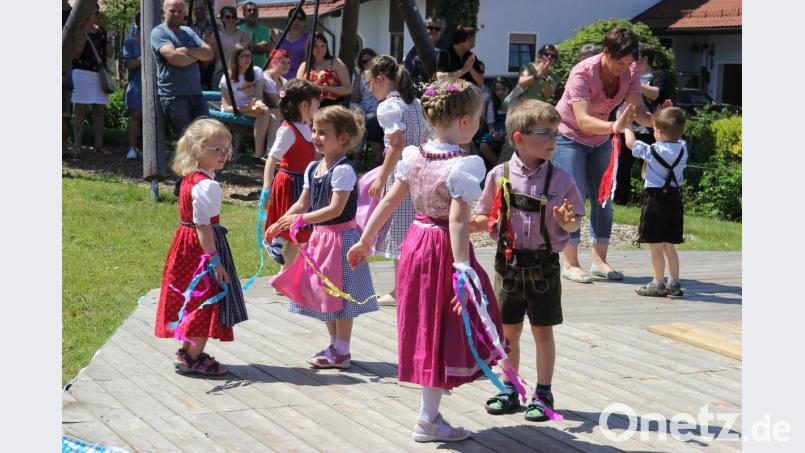 Ihren ersten großen Auftritt hatten die Kirwakinder. Bild: ral
