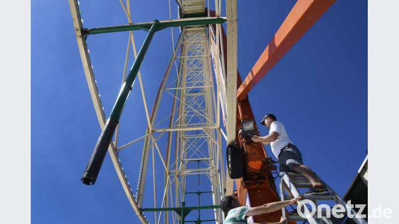 Zeit, dass sich was dreht: Heuer gibts auf der Amberger Pfingstdult mal wieder ein Riesenrad. Bild: Petra Hartl