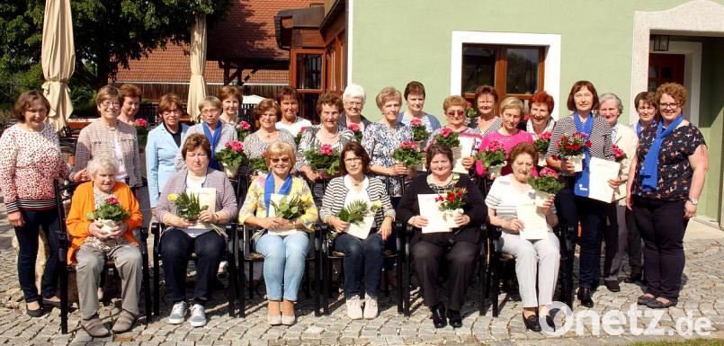 Die Geehrten im Zweigverein des Frauenbunds Letzau. Bild: zer