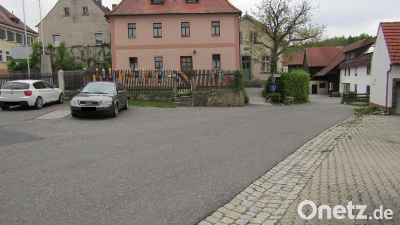 Die Neugestaltung des Dorfplatzes in Kürmreuth kann voraussichtlich im kommenden Jahr beginnen. Mit dem Ausbau der Ortsdurchfahrt ist dagegen erst 2021 oder 2022 zu rechnen. Bild: sck