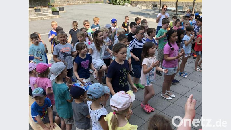 Gemeinsam mit dem Kindergarten Arche Noah beteiligt sich die Altenstädter Grundschule am bayernweiten Aktionstag Musik. Bild: sm