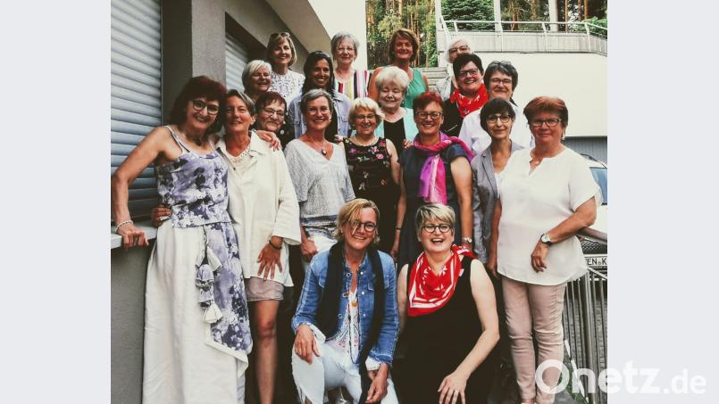 Die 14 Hospizbegleiterinnen sind nun einsatzbereit. Bild: exb