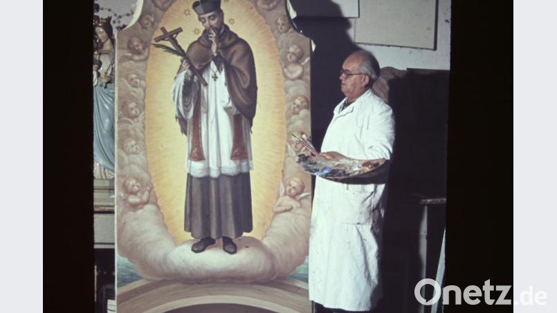 Der Oberviechtacher Kunstmaler Lorenz Lehner fertigte eine Kopie des Altarbilds. Dieses Gemälde hängt heute am Aufgang zur Empore. Bild: lg