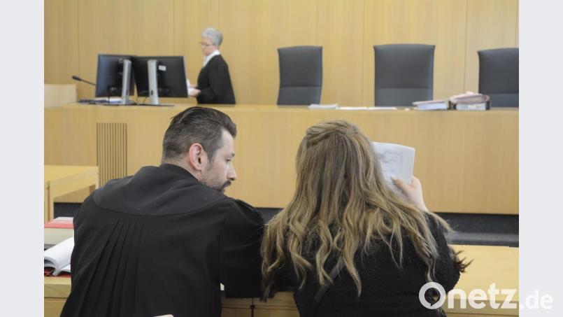 Rechtsanwalt Matthias Haberl vertritt die 27-jährige Mutter, die wegen Misshandlung und gefährlicher Körperverletzung vor Gericht steht. Bild: Gabi Schönberger