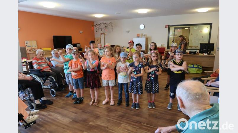 Die Grundschüler aus Plößberg beim Aktionstag Musik. Bild: exb