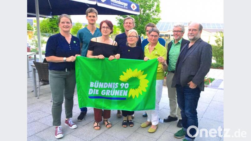 Die Grünen gründeten in Maxhütte-Haidhof einen neuen Ortsverband. Das Bild zeigt von links: Tina Winklmann, Johannes Feicht, Petra Huber, Franz Schmidkunz, Evi Reindl-Schmidkunz, Claudia Müller-Völkl, Margret Hoffmann, Rudi Sommer und Eike Hallitzky. Bild: Hirsch