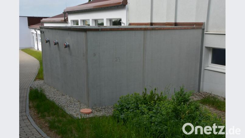Das Konnersreuther Nahwärmeversorgungs-Projekt, zu dem auch dieser Pelletsbunker (Bild) gehört, rückte nach einer anonymen Beschwerde ins Blickfeld des Bundes der Steuerzahler. Bild: jr