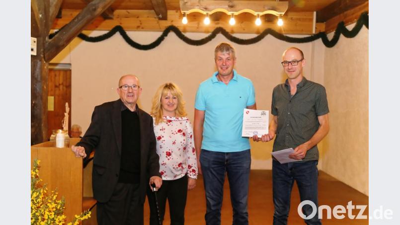 Von links nach rechts: BGR Pfarrer Huber, PGR-Sprecherin Annette Nübler, Josef Regler und der Großschönbrunner Kirchenpfleger Erwin Hubmann Bild: jud