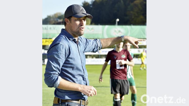 Dominik Haußner, Trainer DJK Ammerthal, hat für die anstehende Saison eine runderneuerte Mannschaft zur Verfügung. Bild: Hubert Ziegler
