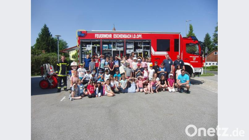 Spannende Schulstunden erlebten die Kinder der Markus-Gottwald-Schule bei der Feuerwehr. Bild: rn