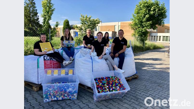 Über den Erfolg ihrer Aktion freuen sich die Rotaract-Mitglieder Cornelia Aschenbach, Nathalie Kleibrink, Dominik Weigl, Laura Plössner, Anja Trometer und Ferdinand Strobl (von links). Bild: Rotaract/exb