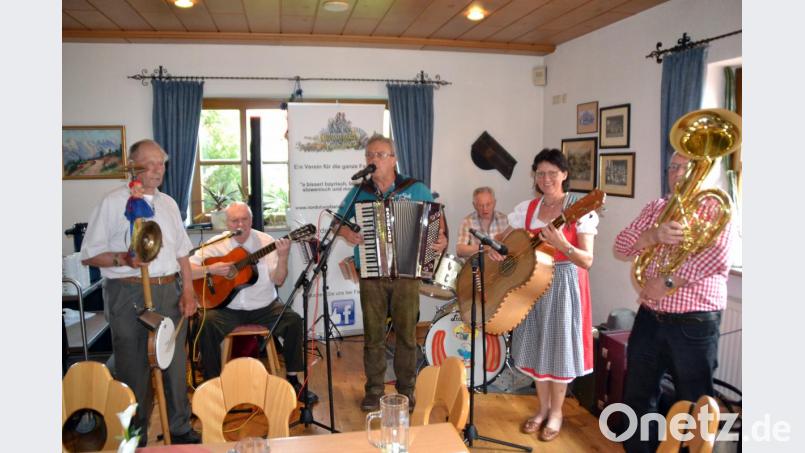 Immer wieder fanden sich unterschiedliche Gruppen von Musikanten zusammen. Bild: hcz