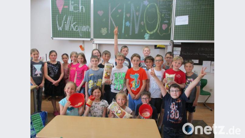 Viel Spaß hatten die Viertklässler bei der Filmproduktion und die erste Klasse beim Anschauen des Ganzen. Bild: njn