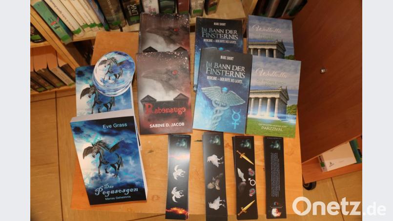 Die Autorin hatte einige Buchvorschläge im Gepäck, die ebenfalls im Genre der Fantasie anzusiedeln sind, aber Bezug zur Gegend haben. Bild: rpp