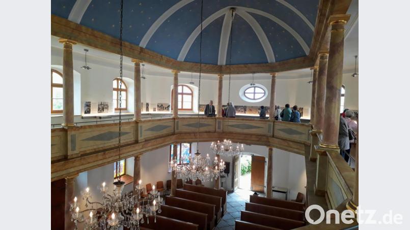 Ein Ausflug führte Mitterteicher Senioren in die Synagoge in Floß. Bild: exb