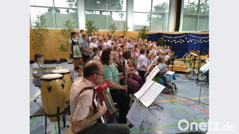 Chor und Instrumentalisten. Bild: mma