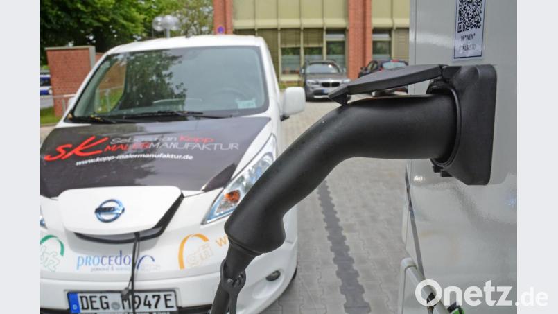 Das E-Carsharing-Auto hat seinen festen Parkplatz an der Ladestation am Neuen Rathaus. Bild: Gabi Schönberger