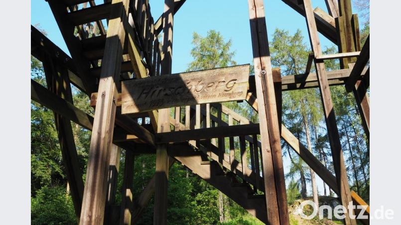 Ein Schild am Fuß des Turms erinnert an das Baujahr: 1973. Bild: bl