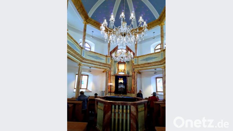 Ein Ausflug führte Mitterteicher Senioren in die Synagoge in Floß. Bild: exb