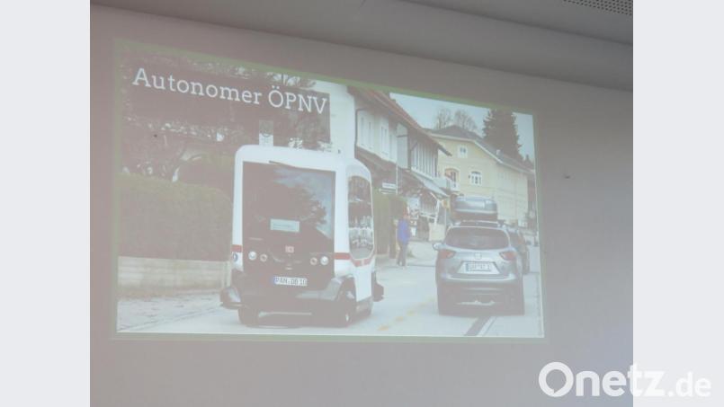 So schaut die Zukunft des ÖVP aus, geht es nach MdL Markus Büchlein: Ein Auto ohne Fahrer bringt die Fahrgäste von A nach B. Bild: ubb