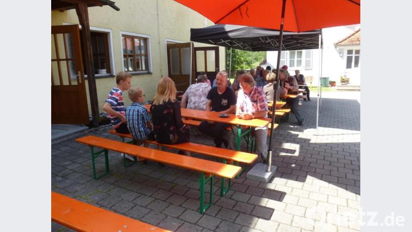 Die Pfarrgemeinde Schwarzhofen feierte bei herrlichem Sommerwetter ihr Pfarrfest. Bild: mad