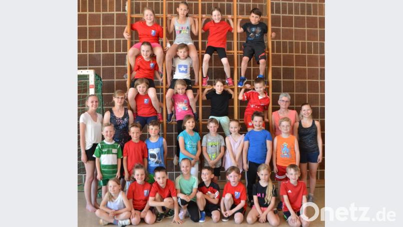 Die eifrigen TV-Nachwuchssportler erhielten das Kinderturnabzeichen in Gold, Silber und Bronze. Bild: dob