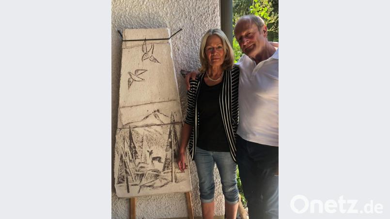 Renate Trammer und Ulrich Pietsch denken oft an ihren Bruder Ingo und ihren Vater Hans. Vor allem im Juni - dem Monat, in dem das Unglück vor 50 Jahren geschah - schmerzen die Erinnerungen besonders. Bild: juh