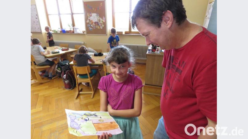 Herr Lehrer, ist das schön geworden? Bild: ubb