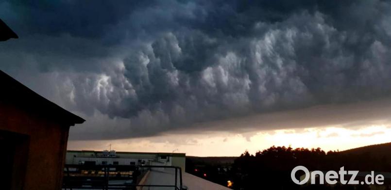 Gewitterwolken über Wernberg. Bild: Roland Grasser