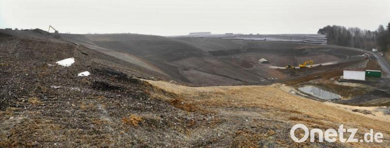 Belasteter Erdaushub aus dem Kreis Neustadt landet auch auf der Deponie Steinmühle. Das muss nicht so bleiben. Der Kreisausschuss stellt die Weichen dafür, dass vielleicht bald schon eine eigene Lagerstätte zwischen Eslarn und Kirchenthumbach gebaut wird. Bild: Grüner
