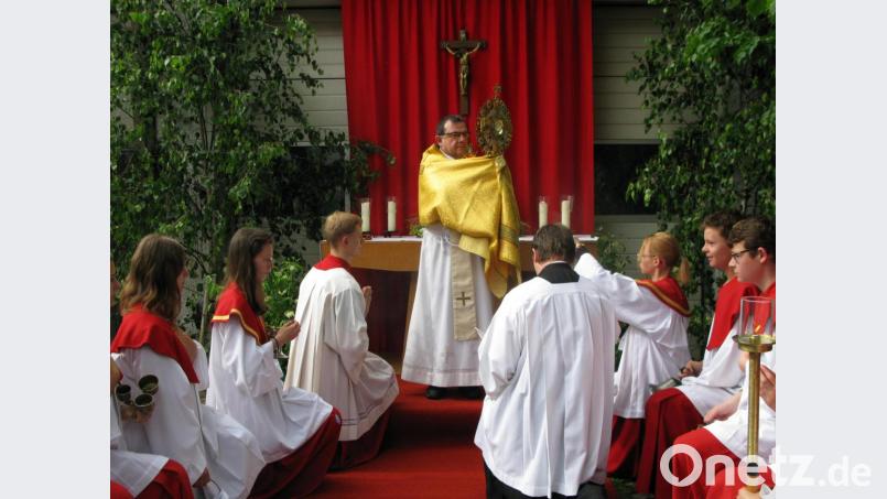 Die Familie Weichs hatte in ihrem Hof in Eisersdorf den zweiten Altar aufgebaut. Bild: jzk