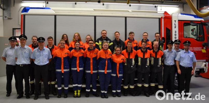 Sie haben es geschafft: Die Wehrmänner aus Parkstein und Hammerles haben die Prüfung erfolgreich gemeistert. Bild: exb