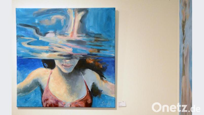 „Abtauchen“: Diesen Titel trägt das Bild von Stefanie Stangl. Sie hat es mit Acrylfarben gemalt. Bild: Gabi Schönberger
