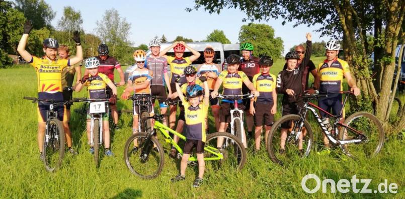 Viele Kinder, aber auch die erwachsenen Fahrer des Radsportclubs Neukirchen ermittelten ihre Vereinsmeister auf „Ramm Johnnys Rennstrecke“ an der Schönlinder Straße. Bild: lhc