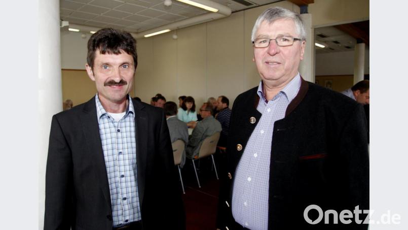 Vorsitzender Alois Weig (rechts) und Geschäftsführer Heinrich Promberger (links) zogen für die ESO eine positive Bilanz. Bild: Hirsch