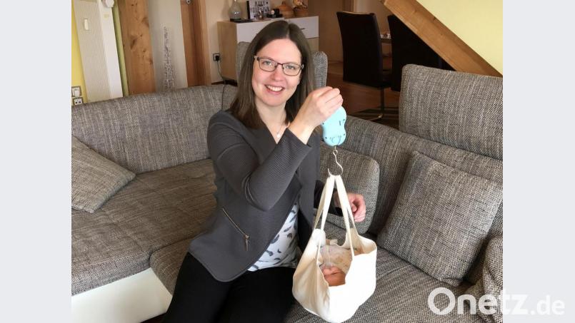 Viele Frauen stoßen beim Stillen an ihre Grenzen. Stillspezialistin Kristina Knorr hat viele Tipps auf Lager, damit es doch klappt. Bild: Karin Wilck
