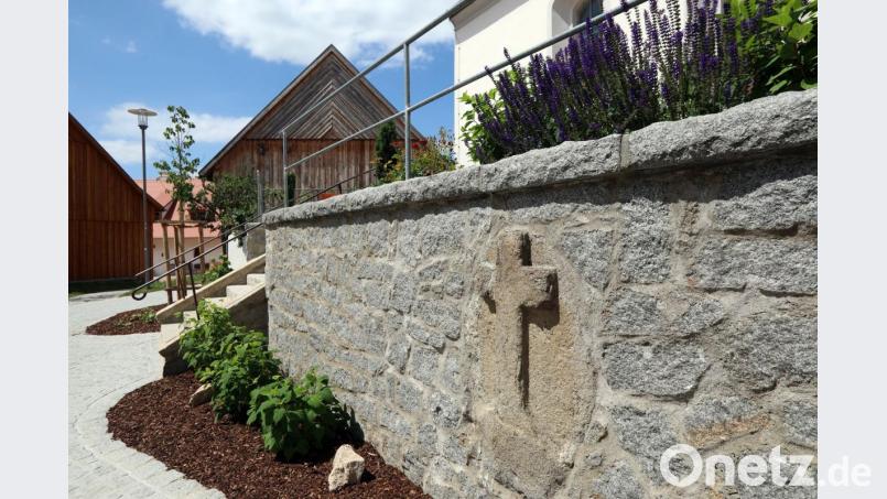 Dieser Kreuzstein ist der einzige, zumindest noch erhaltene, im Landkreis. Bild: Gerhard Götz