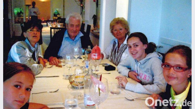 Michele De Pellegrin war die Familie alles, hier mit seiner Frau Caterina, einer Tochter und Enkelkinden. Bild: td