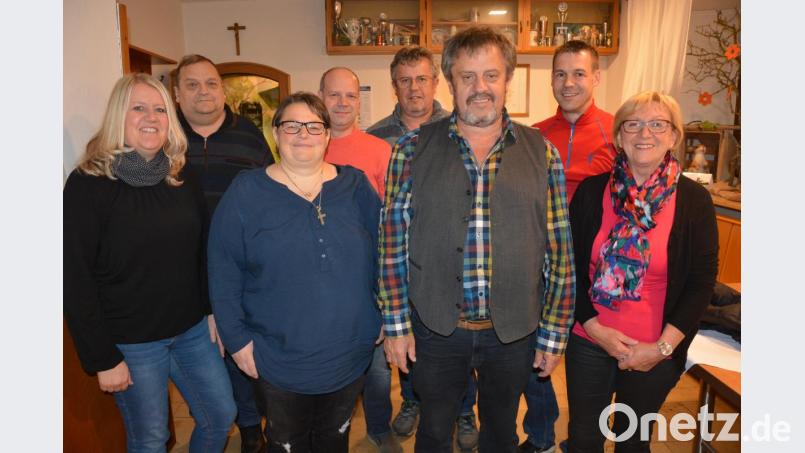 Mit dieser Führungsmannschaft geht der Tischtennisclub (TTC) Konnersreuth in die kommenden zwei Jahre. Mit dabei sind (von links) Beate Malzer, Walter Hart, Petra Günthner, Jürgen Grassold, Konrad Rosner, Vorsitzender Josef Rosner, Andreas Malzer und Kornelia Rosner. Bild: jr