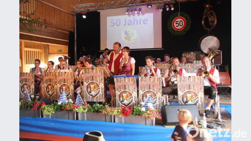 Die Pischdorfer Blaskapelle spielt am Sonntagnachmittag zum Festausklang auf. Bild: frd