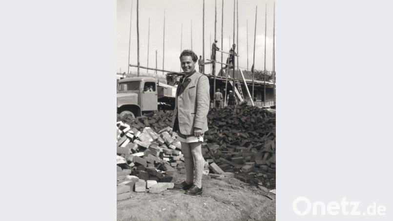 1950 in Lederhose auf der Baustelle: Architekt Hans Kierner. Bild: exb