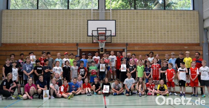 Fünf Mannschaften von vier Grundschulen testen beim Basketballwettbewerb ihre Turnierqualitäten und haben vor allen Dingen jede Menge Spaß. Bild: bgm