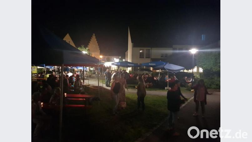 Suzan Baker und Dennis Lüddicke auf dem Gartenfest der Kolpingsfamilie Bild: kaz
