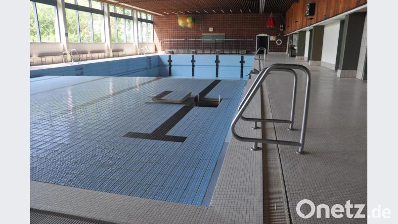 Seit vier Jahren sitzt das Freibad auf dem Trockenen. Wie es endgültig weiter gehen soll, könnte ein Ratsbegehren klären. Bild: ws
