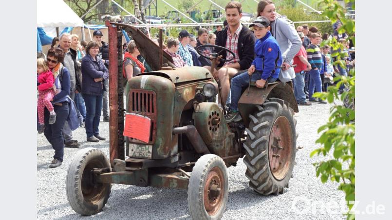 Traktortreffen sind immer ein Vergnügen für Jung und Alt. Bild: bkr
