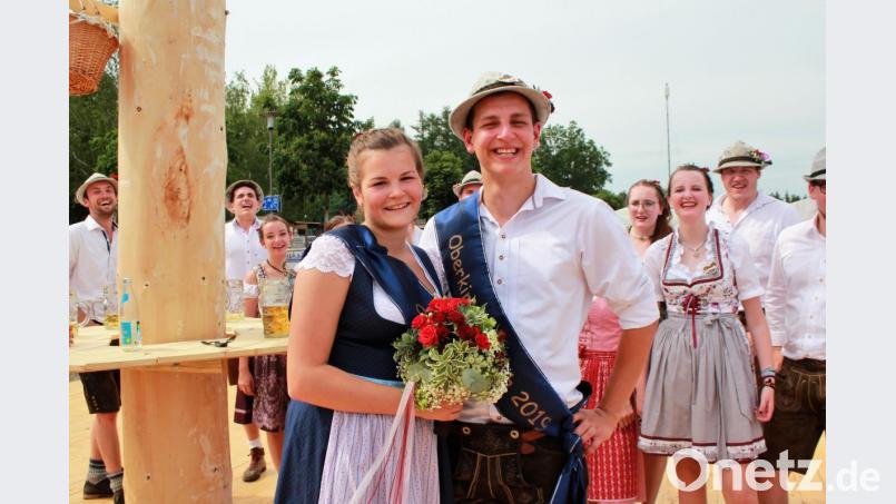 Das strahlende neue Oberkirwapaar Anna Preischl und Julian Pospiech. Bild: wec